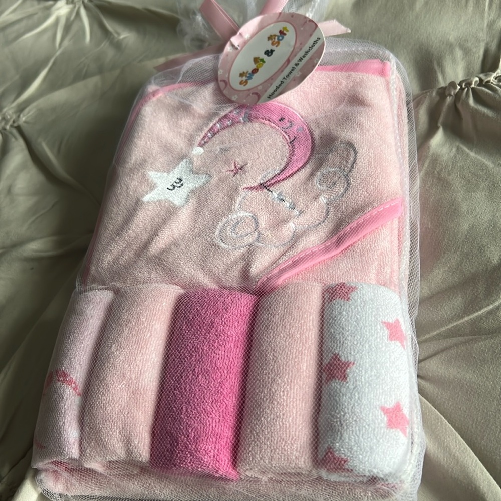 Hooded Towel and Wash Cloths